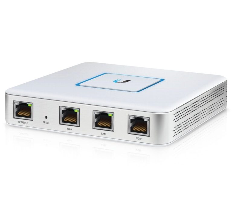Ubiquiti Networks USG entrée et régulateur
