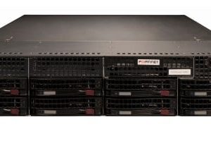 Fortinet FortiAnalyzer 1000F analyseur de réseaux Noir