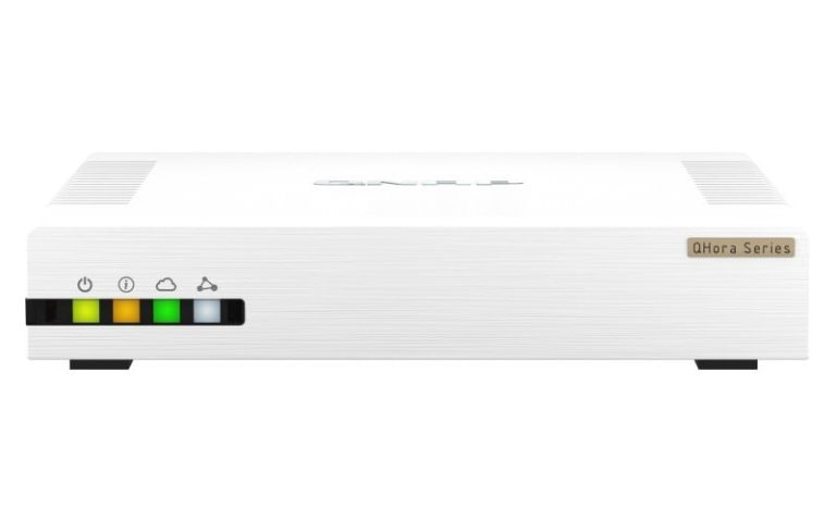 QNAP QHora-321 Routeur connecté 2.5 Gigabit Ethernet Blanc
